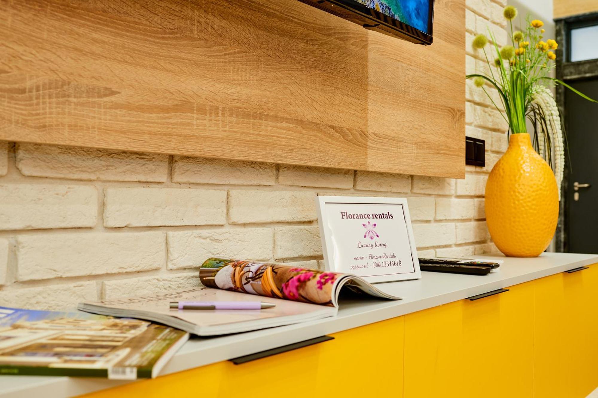 Florance Rentals Luxury Apartments In Burgas Bagian luar foto